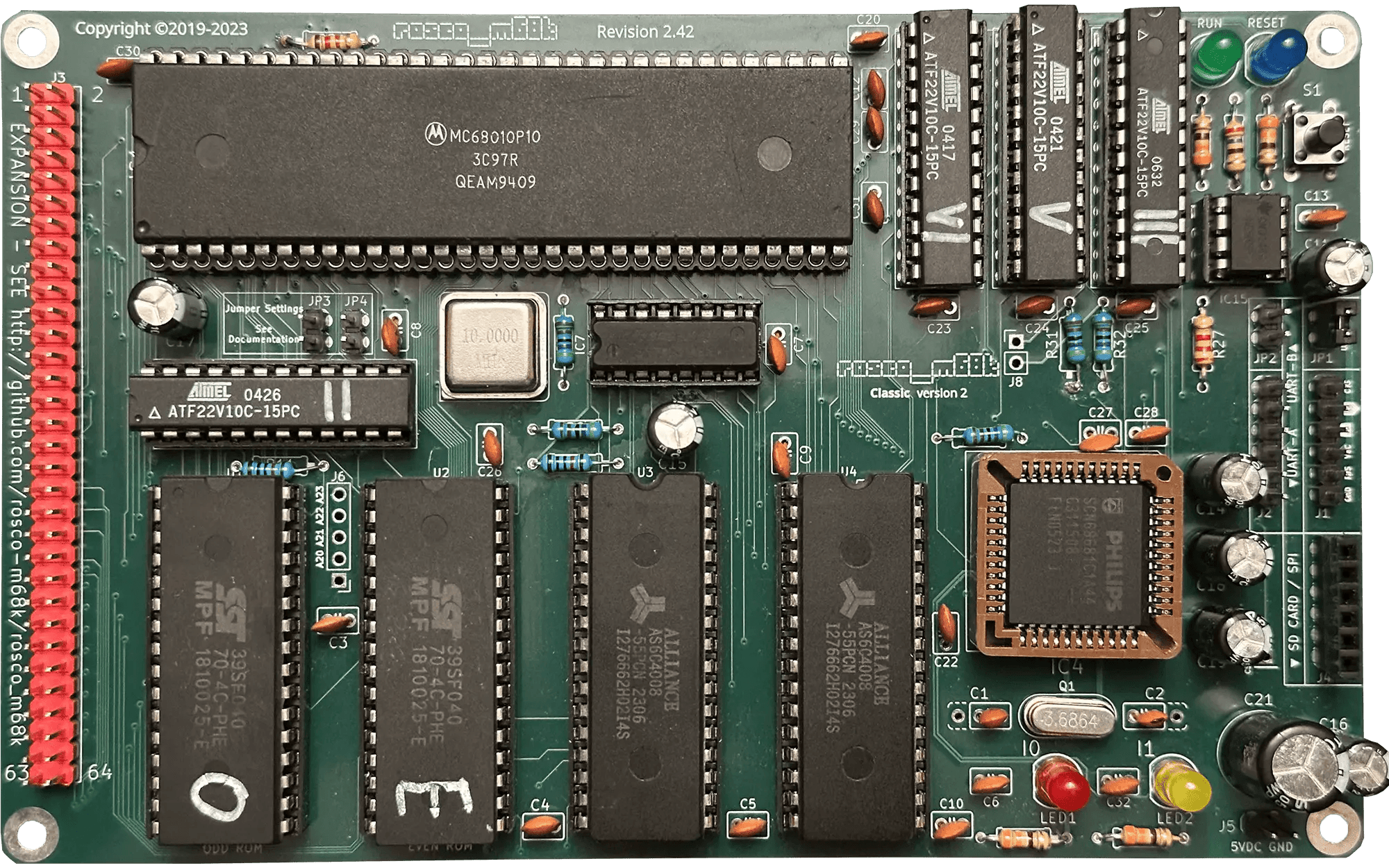 Фото плати rosco_m68k з процесором і електронними компонентами